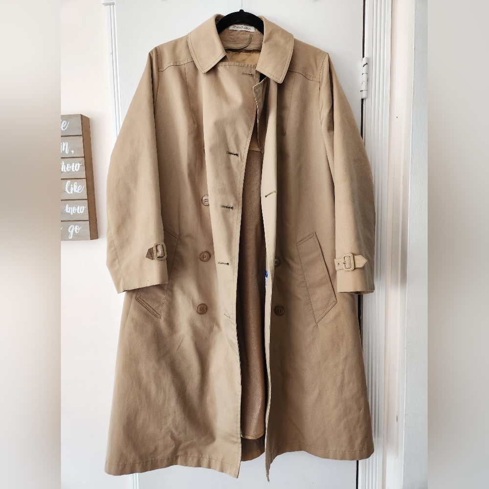 Camel color Misty Harbor trench coat size 14 petite
